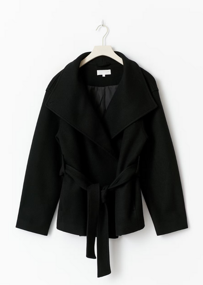 Kurze Jacke mit hohem Kragen