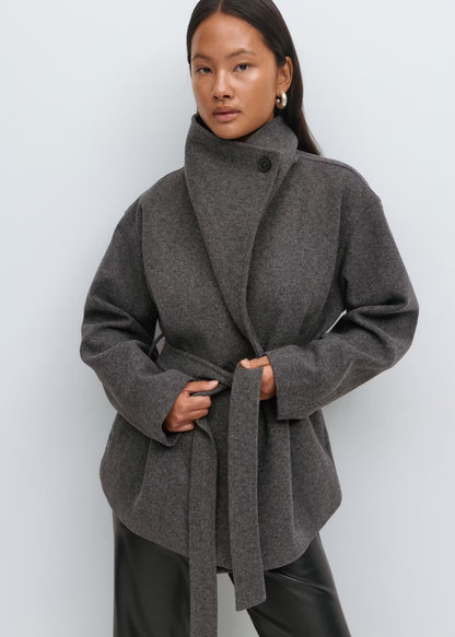 Kurze Jacke mit hohem Kragen