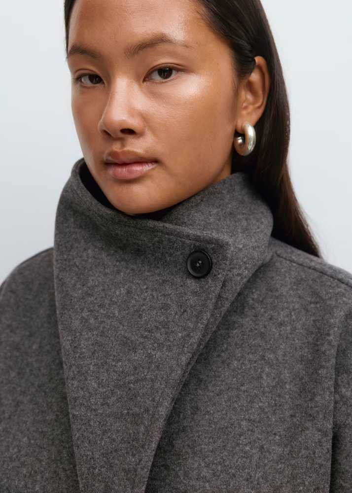 Kurze Jacke mit hohem Kragen