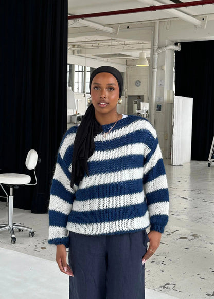 Locker gestrickter Pullover