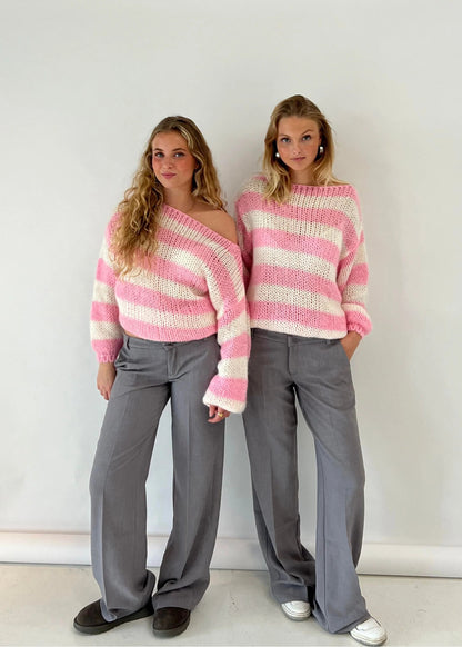 Locker gestrickter Pullover