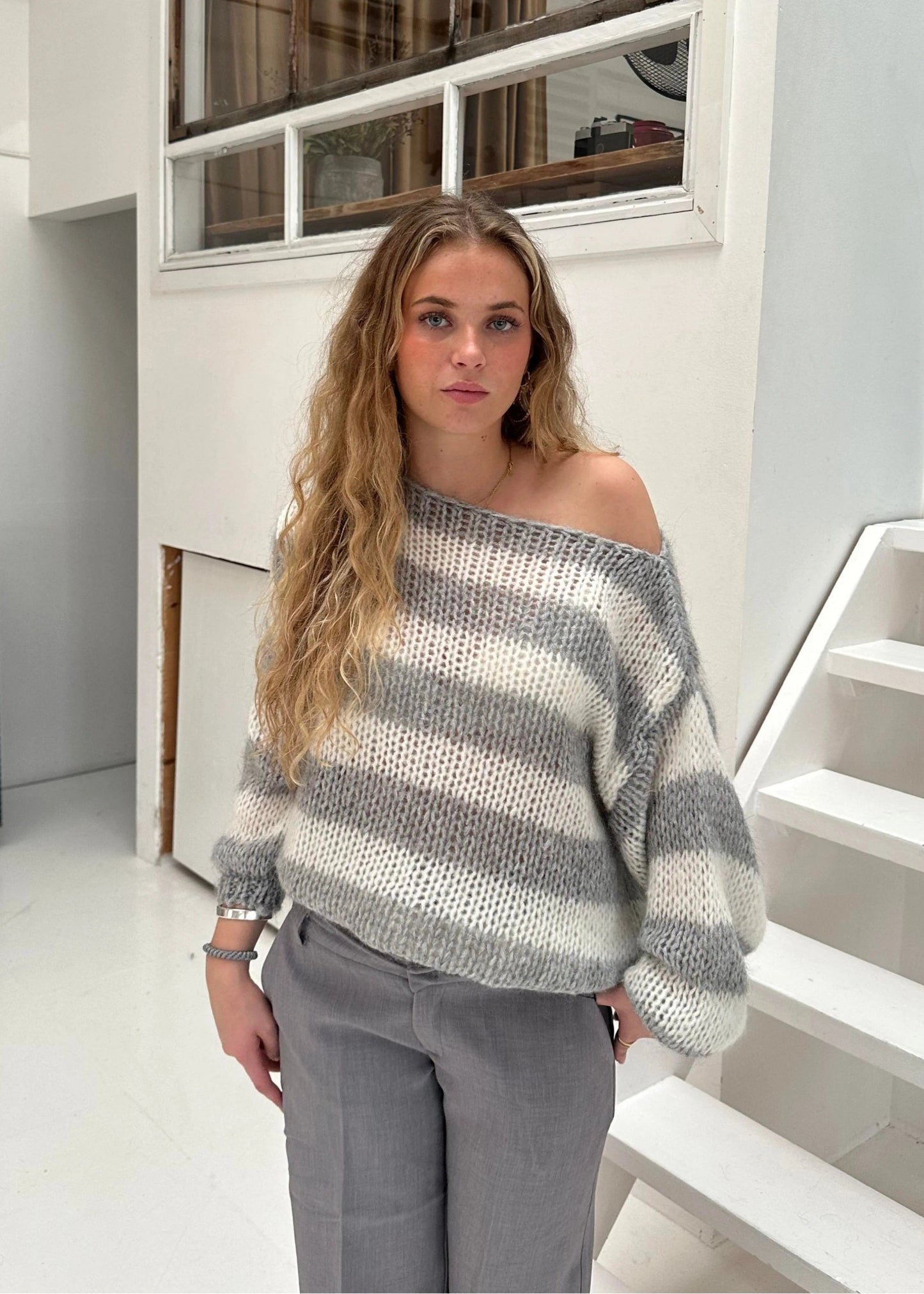 Locker gestrickter Pullover