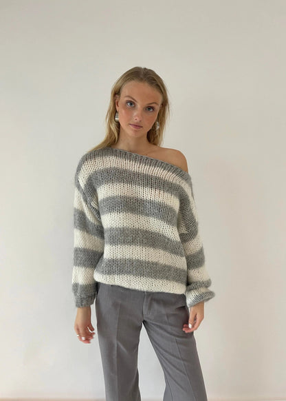 Locker gestrickter Pullover