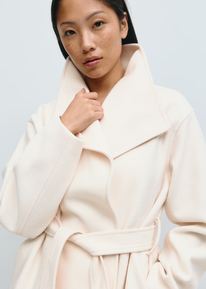 Kurze Jacke mit hohem Kragen