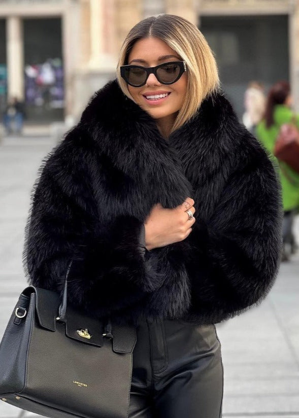 Flauschiger Pelzmantel