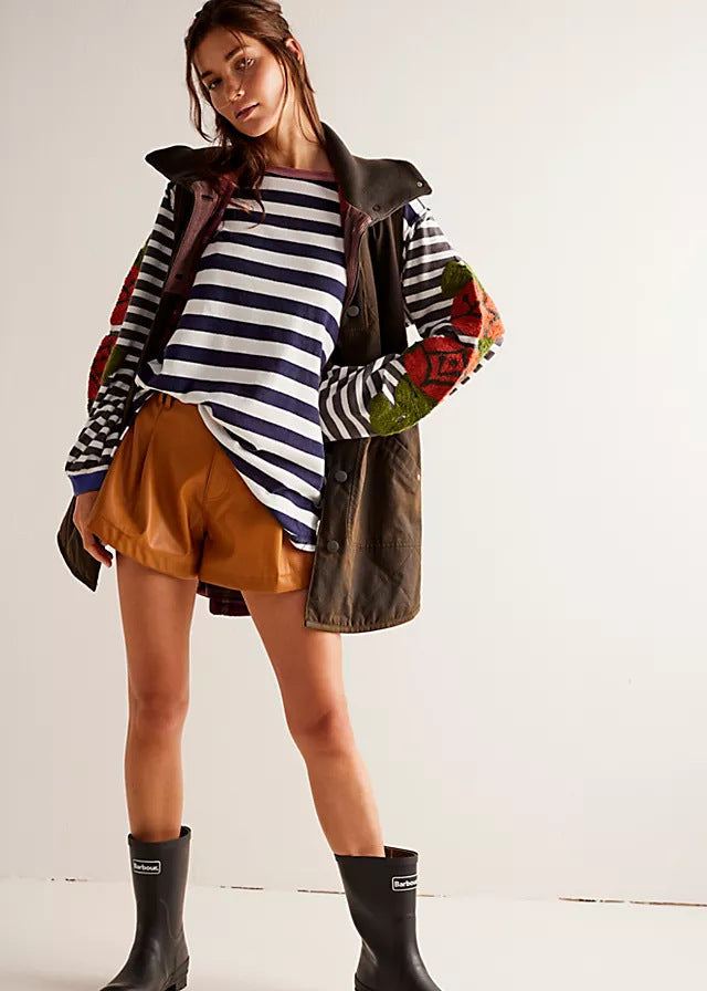 Rosenfarbener T-Shirt