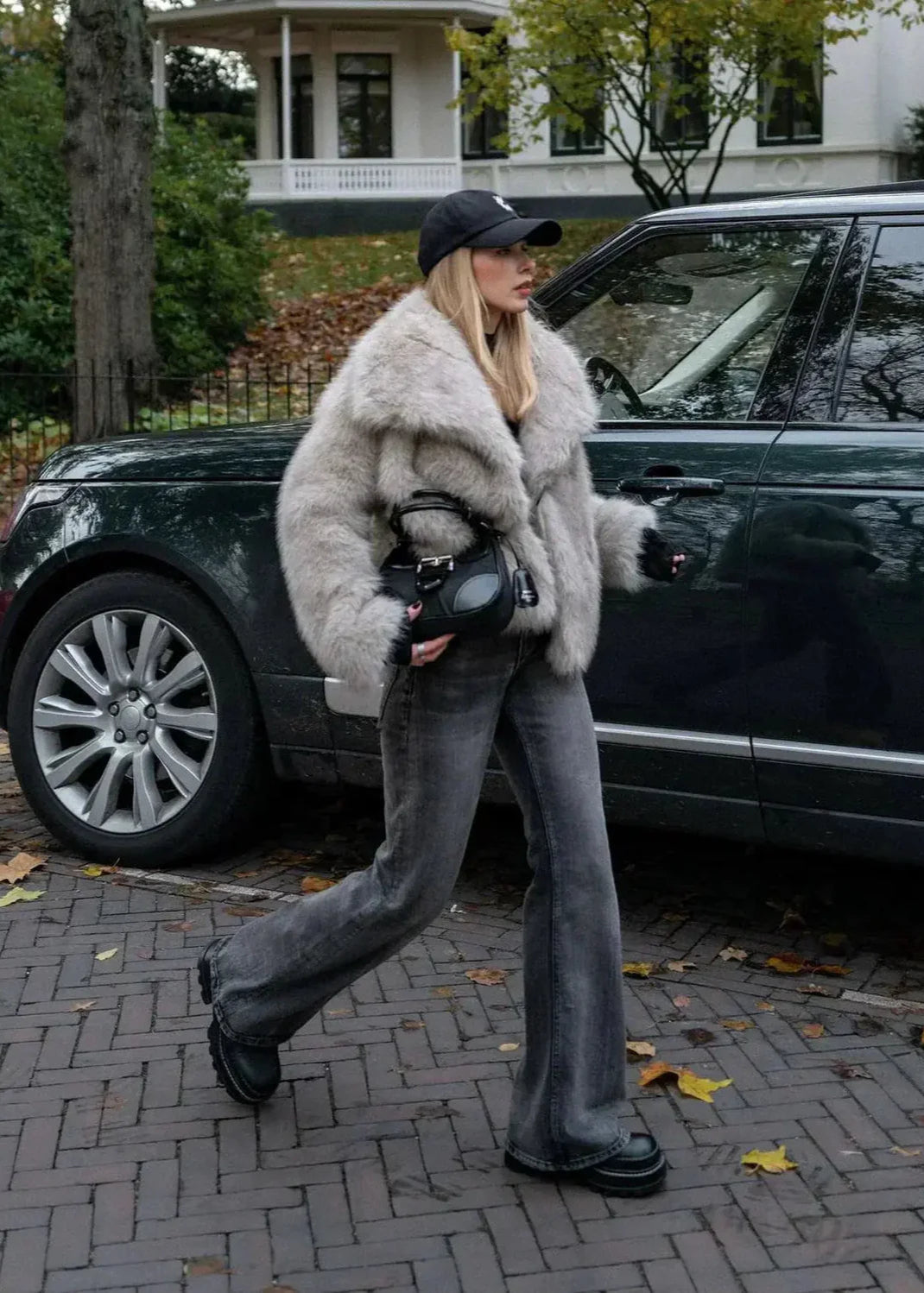 Flauschiger Pelzmantel